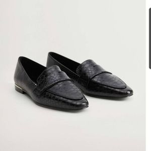 Snake effect loafers 7.5 MANGO